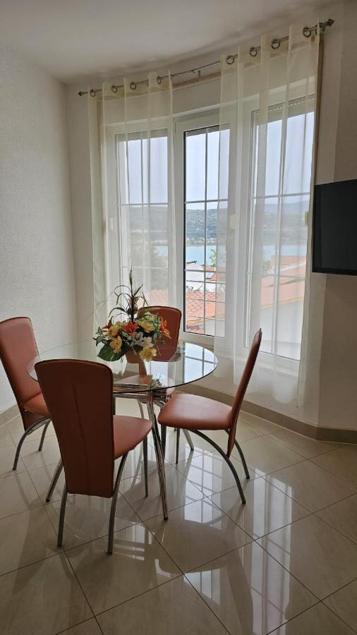 Apartmani Barnjak Трогир Екстериор снимка