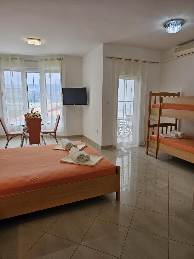 Apartmani Barnjak Трогир Екстериор снимка