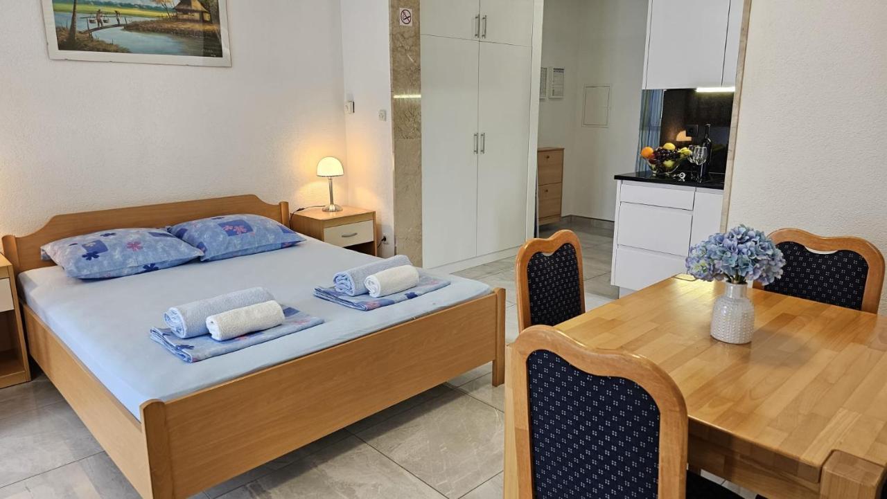 Apartmani Barnjak Трогир Екстериор снимка